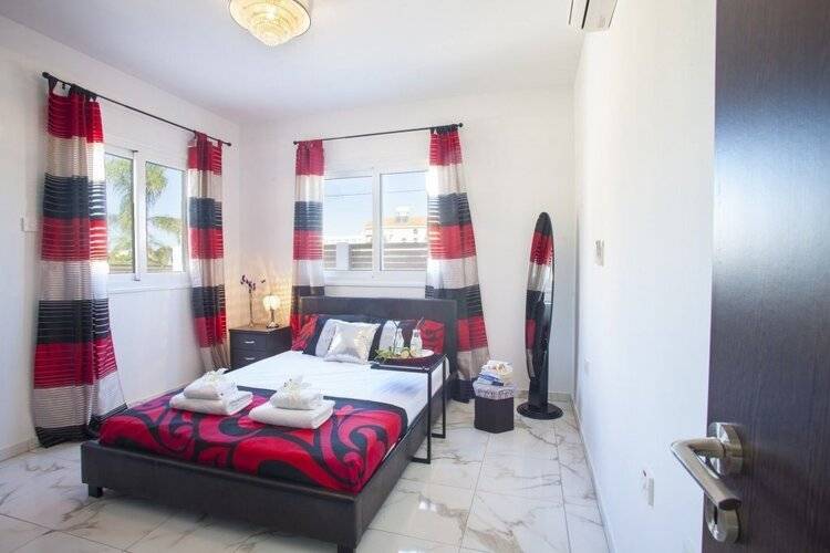 Protaras Villa Hollywood