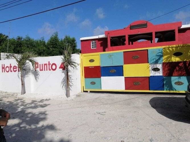 Hotel Punto 4