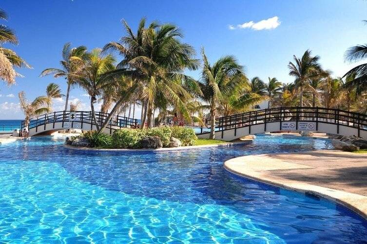 Oh! Cancun On The Beach by Oasis