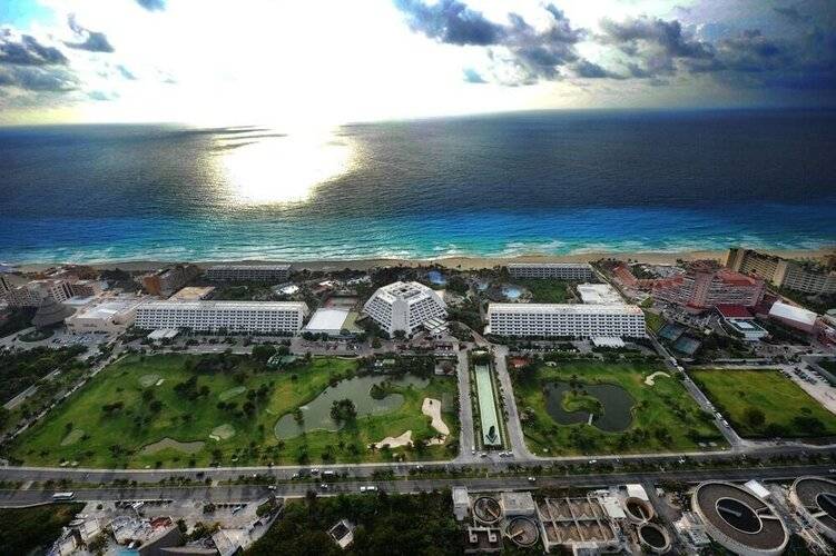 Oh! Cancun On The Beach by Oasis