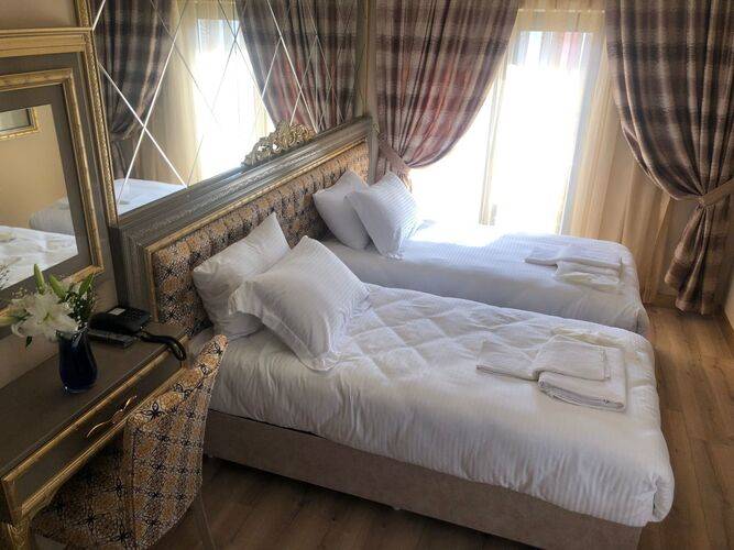 Golden Hill Hotel Downtown