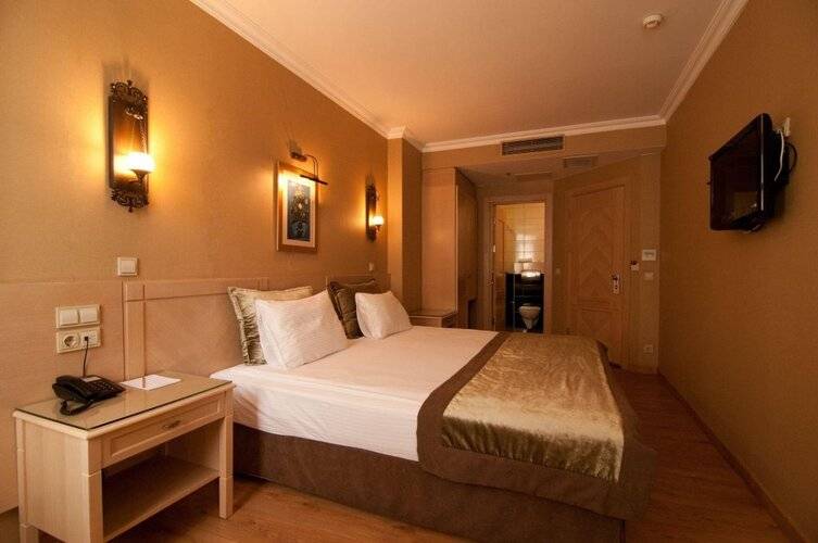 Seraglio Hotel & Suites