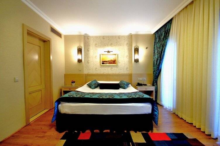 Seraglio Hotel & Suites