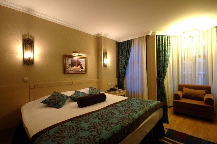 Seraglio Hotel & Suites