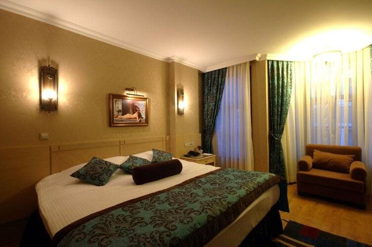 Seraglio Hotel & Suites