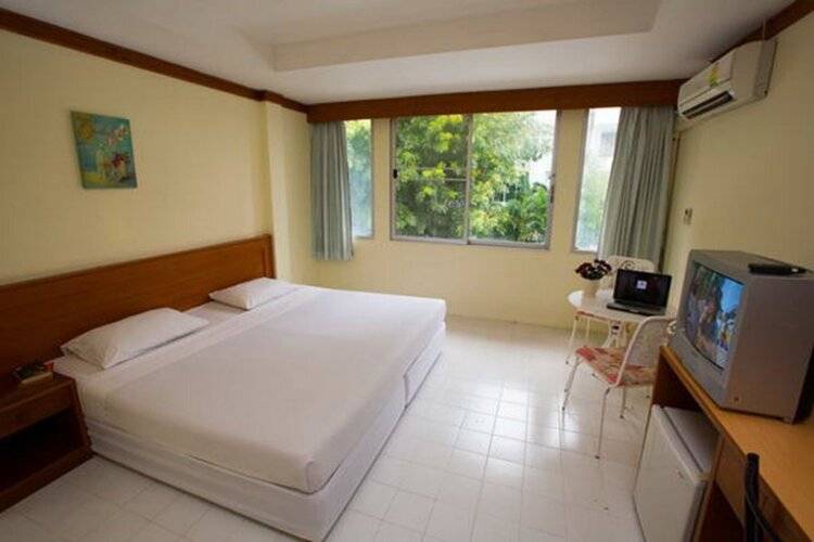 OYO 320 Regent 2002 Guest House