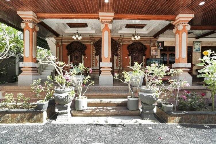 Oyo 4003 Ceria Guesthouse Seminyak