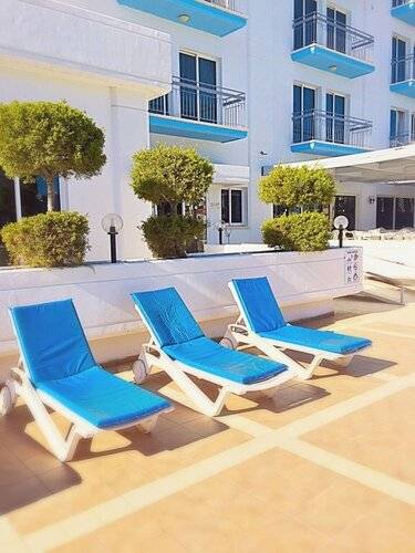 Blue Crane Hotel Apts