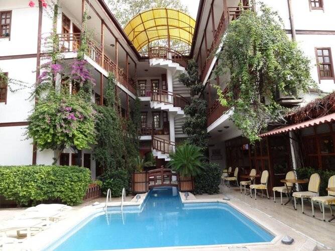 Karyatit Kaleiçi Hotel