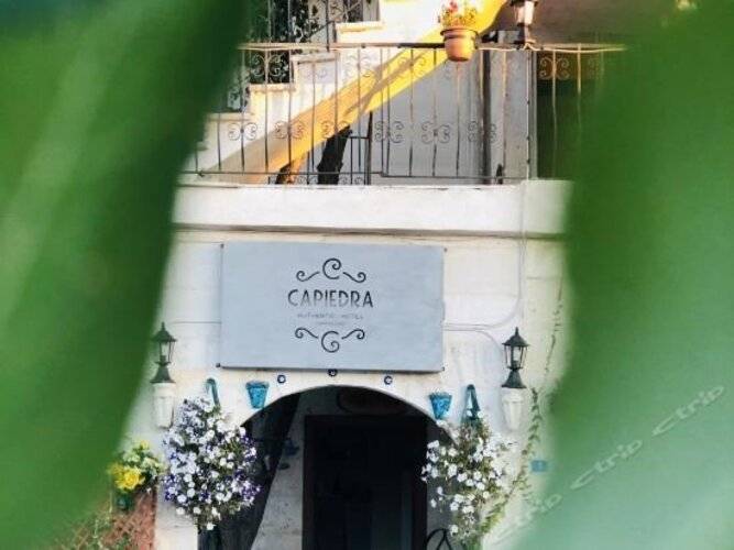 Capiedra Hotel