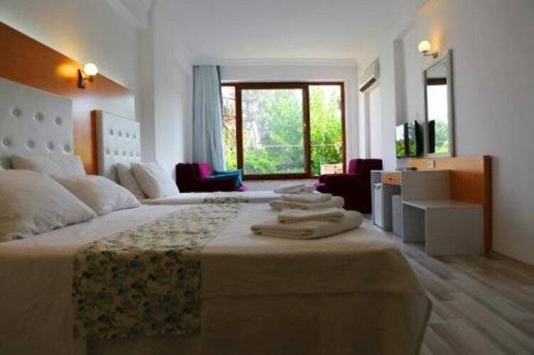 Ugur Hotel